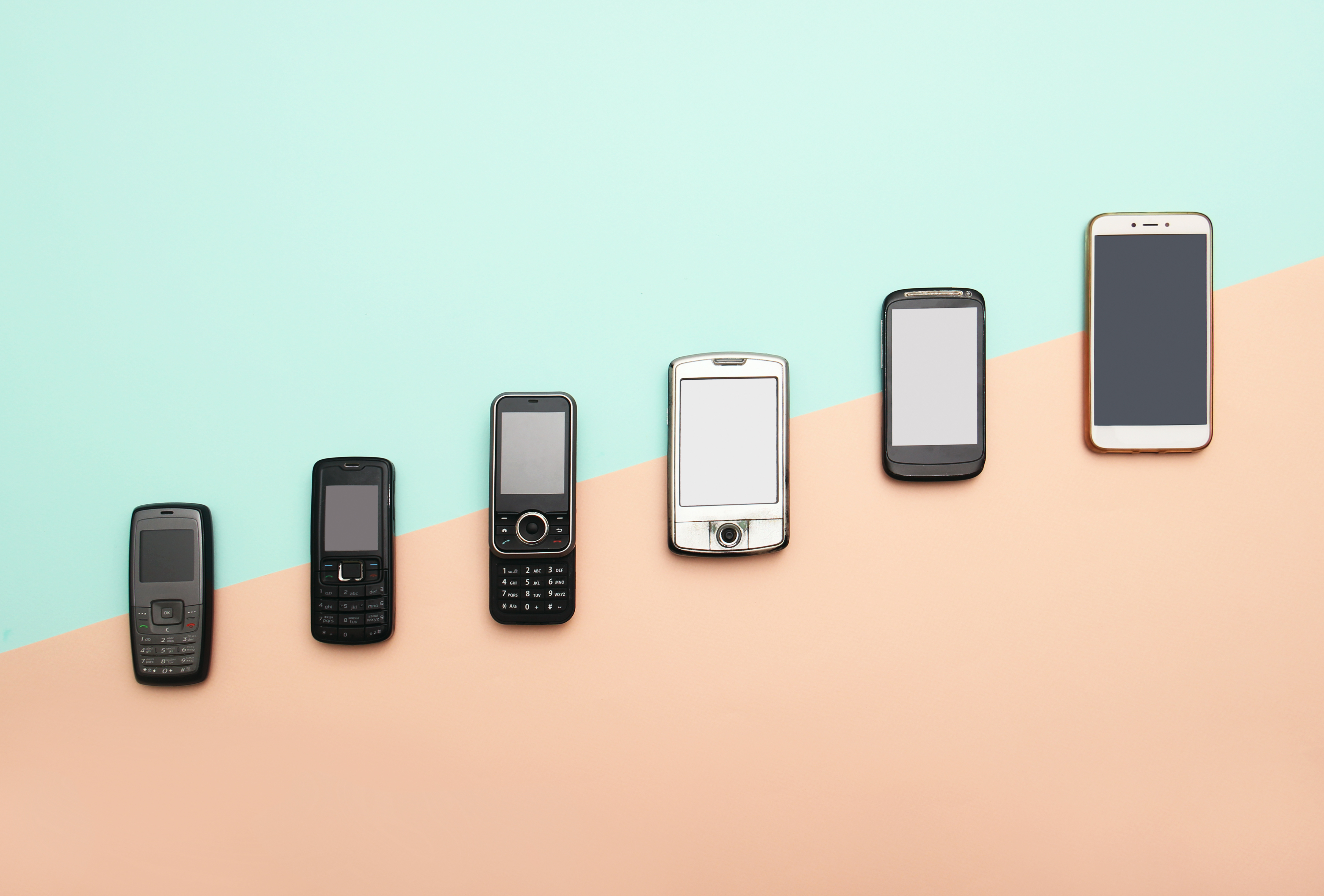 From Smart to Dumb: The Surprising Rise of Dumb Phones